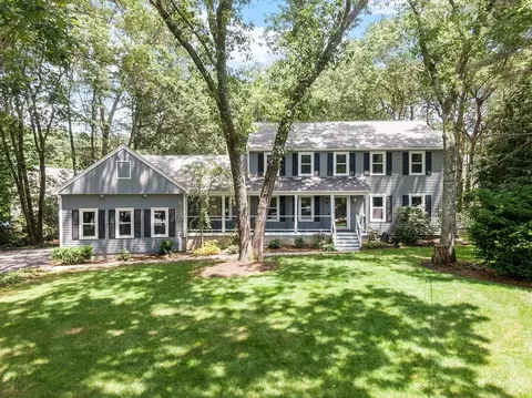 6 Candida Ln, Acton, MA 01720