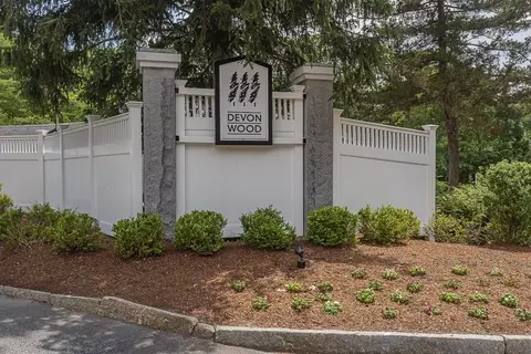109 Bradford Commons Ln #109, Braintree, MA 02184