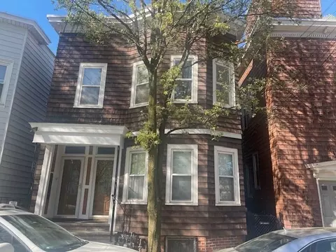 7 Lincoln # -9, Cambridge, MA 02141