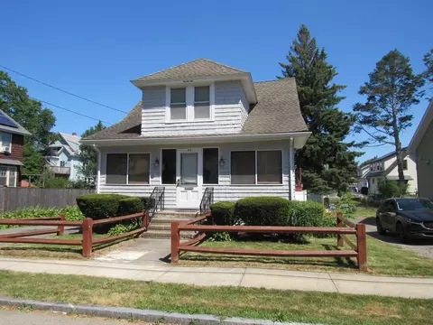 49 Vassall St, Quincy, MA 02170