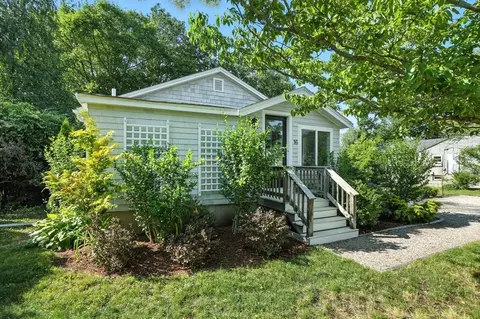 16 Cole St, Kingston, MA 02364