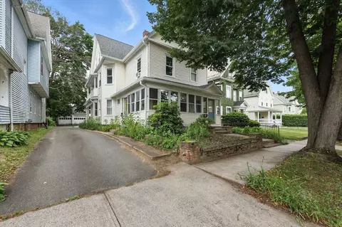 73-75 Pearl St, Holyoke, MA 01040