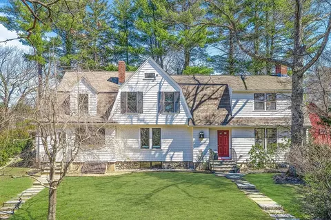 142 Wellesley St, Weston, MA 02493