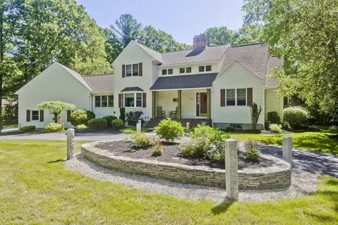 435 Rochdale St, Auburn, MA 01501