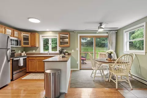 7 Robbins Rd, Ayer, MA 01432 photo 5