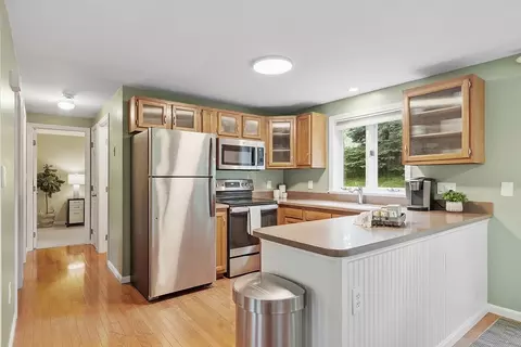 7 Robbins Rd, Ayer, MA 01432 photo 4