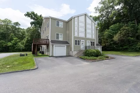 6 Knotts St #6, Hudson, MA 01749