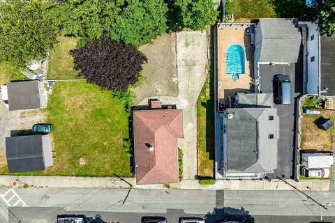 View/Area - 22 Queen St, Fall River, MA 02724 photo 2 of 5