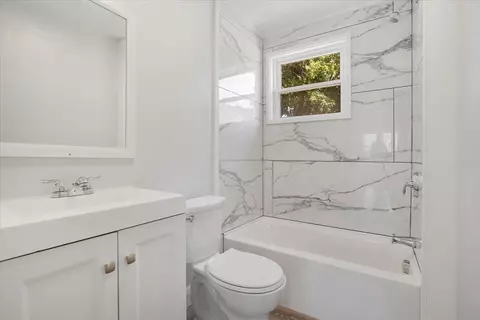 Bath - 22 Queen St, Fall River, MA 02724 photo 2 of 2
