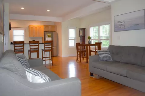 Living - 23 Beech St #2, Framingham, MA 01702 photo 1 of 3