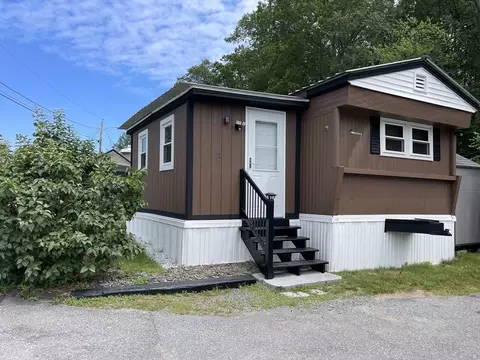 11 Groton School Rd #5, Ayer, MA 01432