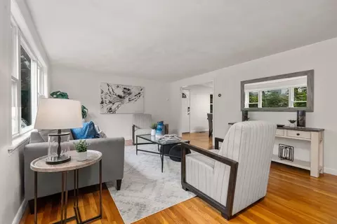 37-39 Thurston Rd #1, Newton, MA 02464