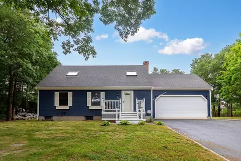 58 Carl Landi Cir, Falmouth, MA 02536