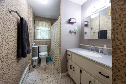 Bath - 18 Cobb Rd, Ashburnham, MA 01430 photo 1 of 2