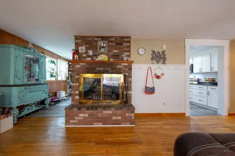 Entry Way - 18 Cobb Rd, Ashburnham, MA 01430 photo 1 of 1