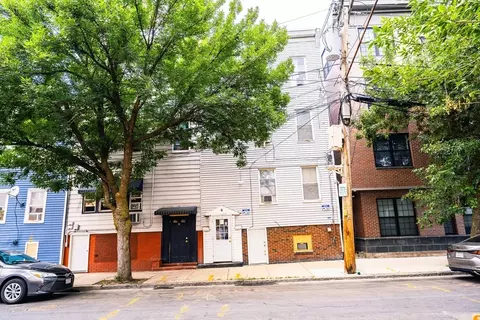 8 Everett St, Boston, MA 02128