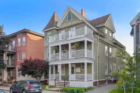 22 Robinson St #3, Somerville, MA 02145