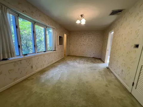 Bedroom - 574 Florence St, Fall River, MA 02720 photo 4 of 5