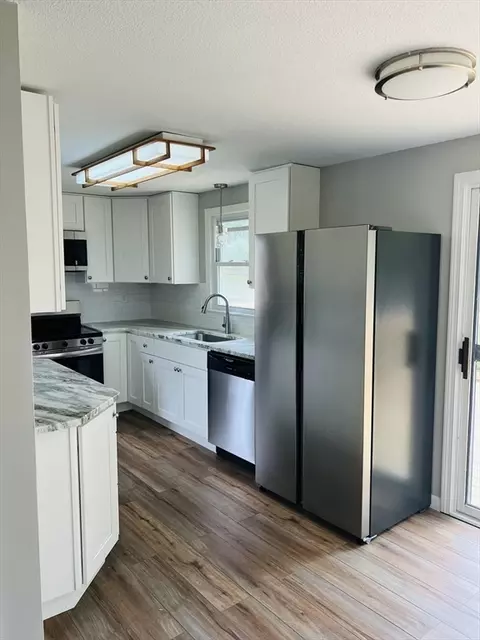 209 Casey Dr, Chicopee, MA 01020 photo 13