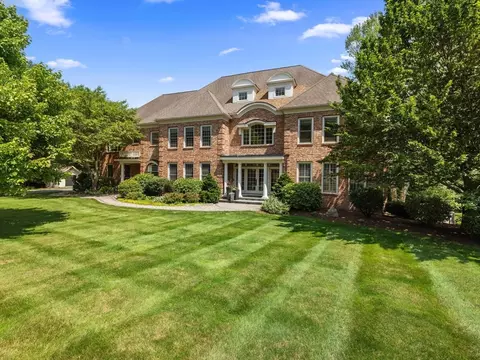 17 Olde Hickory Path, Westborough, MA 01581