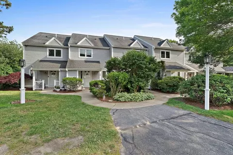 28 Westcliff Dr #28, Plymouth, MA 02360