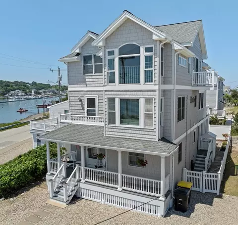 3 Milton St, Humarock, MA 02047