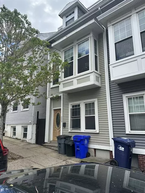 283 W 5th St, Boston, MA 02127