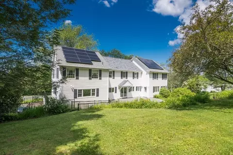 26 N Hillside Rd, Deerfield, MA 01373