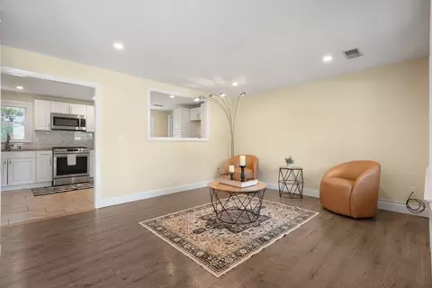 Living - 20 Terry Ln E, Wareham, MA 02571 photo 3 of 4