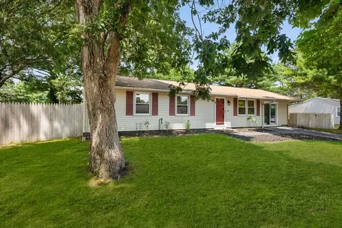 Exterior - 20 Terry Ln E, Wareham, MA 02571 photo 4 of 8