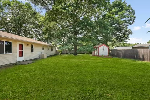 Exterior - 20 Terry Ln E, Wareham, MA 02571 photo 5 of 8