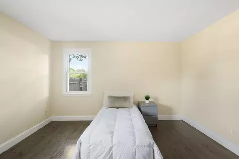 Bedroom - 20 Terry Ln E, Wareham, MA 02571 photo 8 of 10