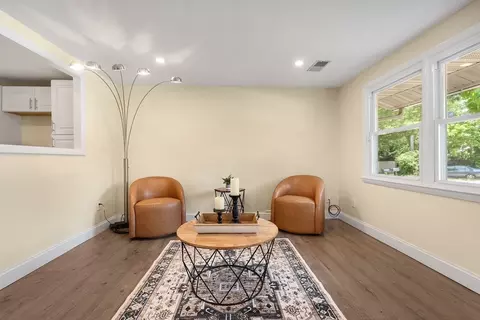Living - 20 Terry Ln E, Wareham, MA 02571 photo 2 of 4