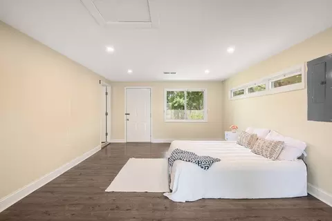 Bedroom - 20 Terry Ln E, Wareham, MA 02571 photo 4 of 10
