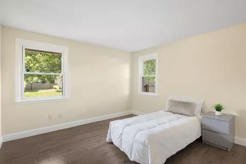 Bedroom - 20 Terry Ln E, Wareham, MA 02571 photo 7 of 10
