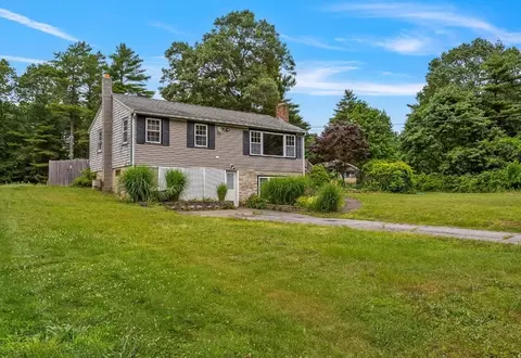 912 Plymouth St, Middleboro, MA 02346