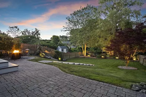 14 East St, Beverly, MA 01915