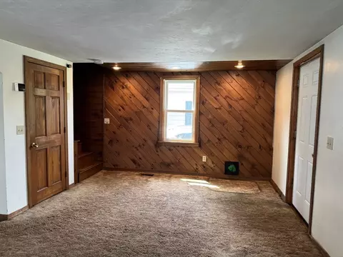 Living - 49 John St, Worcester, MA 01609 photo 5 of 7