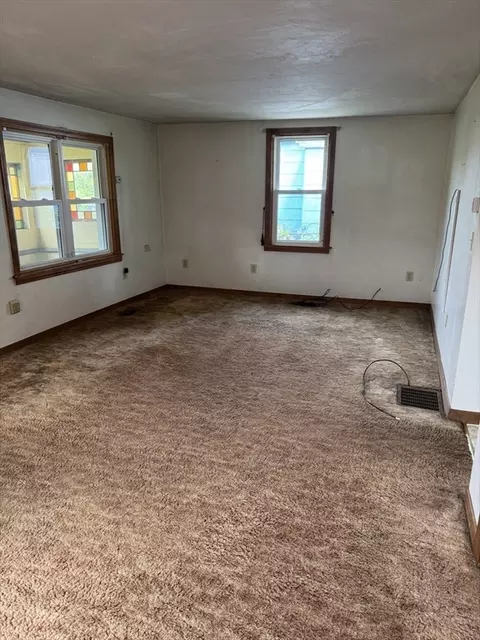 Living - 49 John St, Worcester, MA 01609 photo 4 of 7