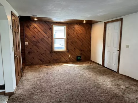 Living - 49 John St, Worcester, MA 01609 photo 6 of 7