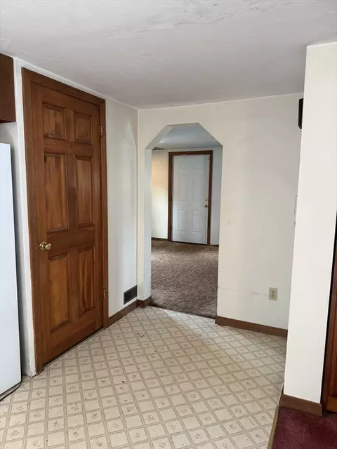 Entry Way - 49 John St, Worcester, MA 01609 photo 1 of 2