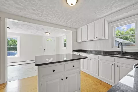 367 Middle Rd, Acushnet, MA 02743 photo 9