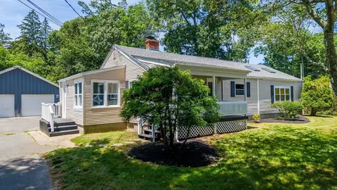 367 Middle Rd, Acushnet, MA 02743 photo 3