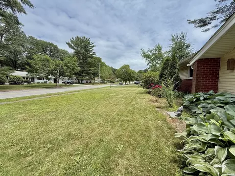 46 Barry Rd, Worcester, MA 01609 photo 3