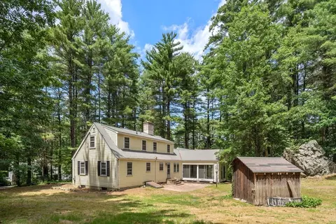 10 Taylor Ln, Dover, MA 02030 photo 2