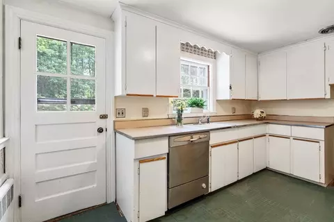 10 Taylor Ln, Dover, MA 02030 photo 12