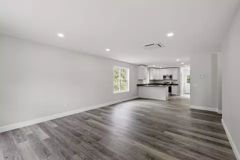 572 Pleasant St, Athol, MA 01331 photo 9