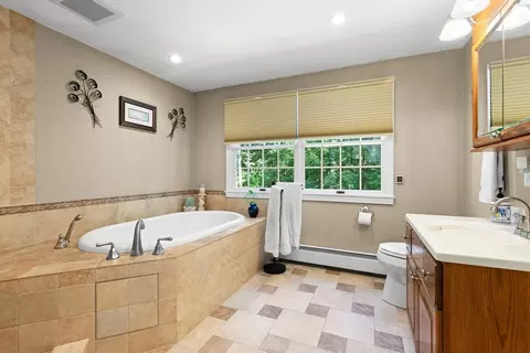 Bath - 1 Burnham Ln, Danvers, MA 01923 photo 2 of 3