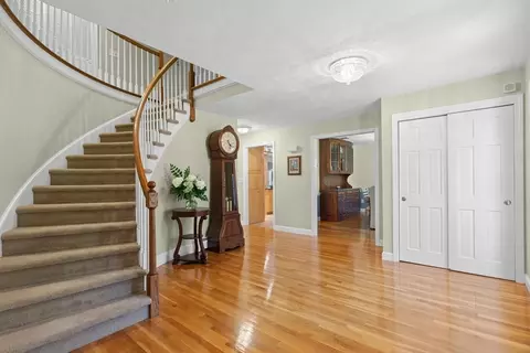 Entry Way - 1 Burnham Ln, Danvers, MA 01923 photo 2 of 4