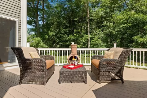 Exterior - 1 Burnham Ln, Danvers, MA 01923 photo 4 of 9